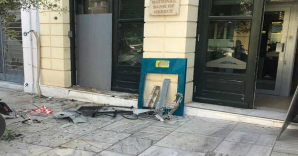 Έκρηξη σε ΑΤΜ και πυροβολισμοί στο Θησείο