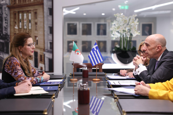 Συνάντηση Μπρατάκου με την Πρέσβη της Αλγερίας