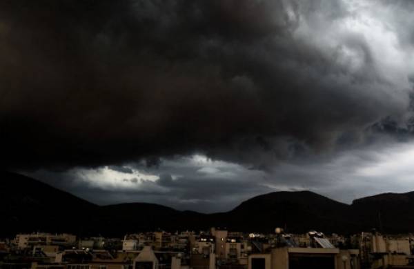 Πλησιάζει απειλητικά η κακοκαιρία «Ετεοκλής»