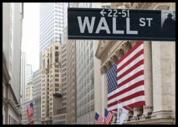 Wall Street: Επιφυλακτικότητα μετά την άνοδο αιτήσεων για επίδομα ανεργίας