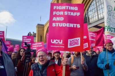 Σε 18ήμερη απεργία το προσωπικό 150 πανεπιστημίων στην Βρετανία