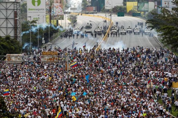 Βενεζουέλα: Νέες επεισοδιακές διαδηλώσεις της αντιπολίτευσης