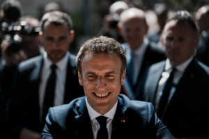 «Κύμα» συγχαρητηρίων για τη νίκη Μακρόν στις γαλλικές εκλογές