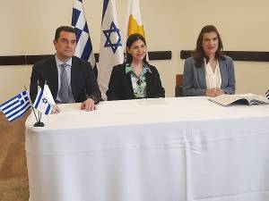 Σκρέκας: Επιταχύνουμε τη στρατηγική ενεργειακή συνεργασία με Κύπρο και Ισραήλ
