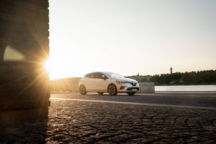 Γιατί το Renault Clio έγινε το πιο δελεαστικό μοντέλο της ελληνικής αγοράς, τι προσφέρει, η νέα του τιμή που τα ...σπάει