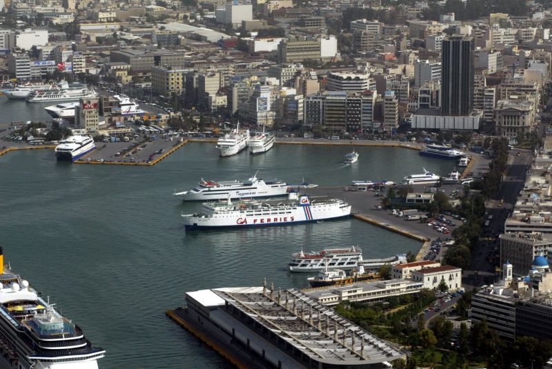 Αυξημένη κίνηση στο λιμάνι του Πειραιά ενόψει του Δεκαπενταύγουστου