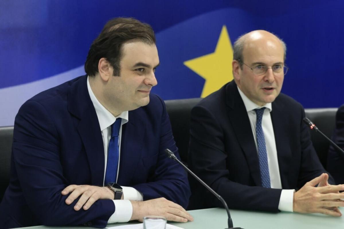 Χατζηδάκης-ΑΑΔΕ: Επιπλέον έσοδα 2 δισ. ευρώ στον προϋπολογισμό του 2025