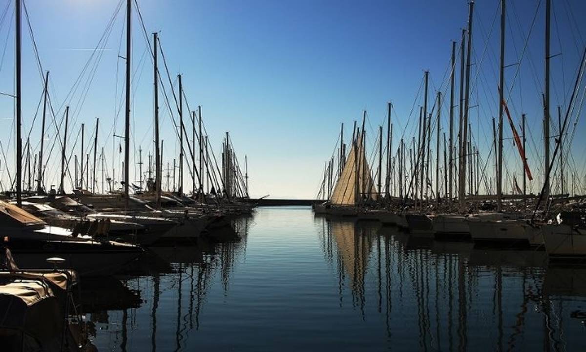 Άδεια λειτουργίας στη μαρίνα Αλίμου με τη «βούλα» Κουντουρά