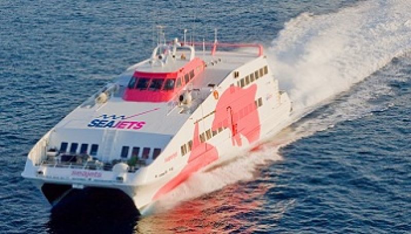 Στον… αφρό του Αιγαίου δύο mega ταχύπλοα από τη SeaJets