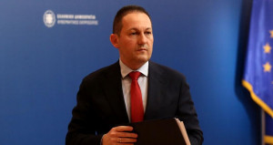 Πέτσας: Να περιμένετε μία διαρκή στήριξη από την κυβέρνηση