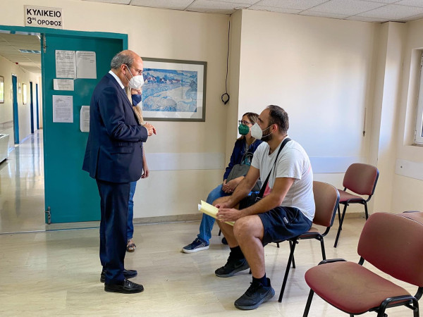 Χατζηδάκης: Tοπικές διευθύνσεις ΕΦΚΑ μηδενίζουν ληξιπρόθεσμες κύριες συντάξεις