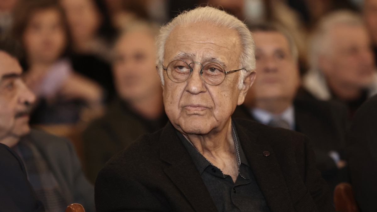 Πέθανε ο σπουδαίος σκηνοθέτης Τάσος Μπιρσίμ