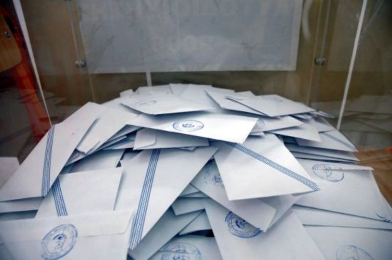 Θερινά σενάρια εκλογών στο φόντο stress test και τρόικας