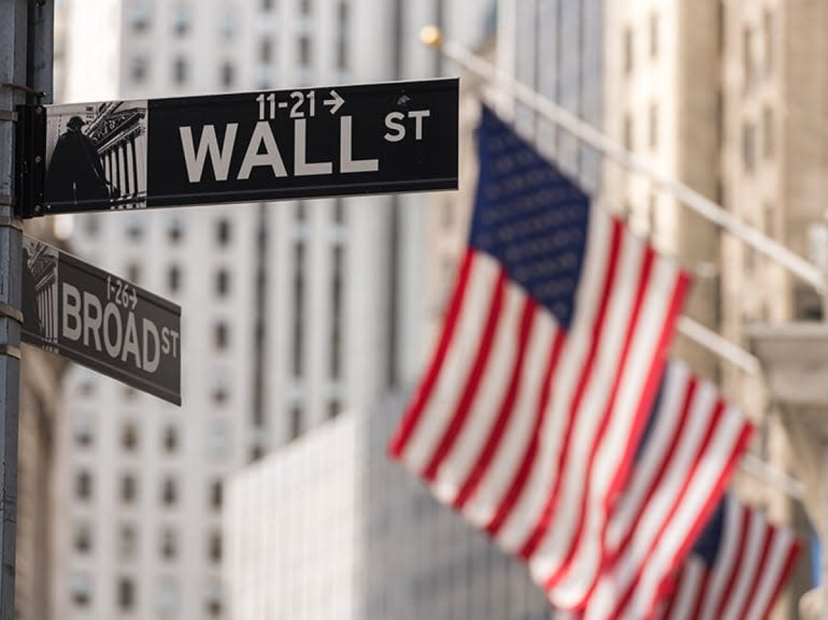 «Μαζεύεται» η Wall Street εν αναμονή των πρακτικών της Fed