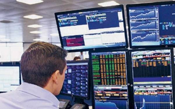 Κύμα πωλήσεων στις ευρωαγορές παρά τη βελτίωση του Ifo