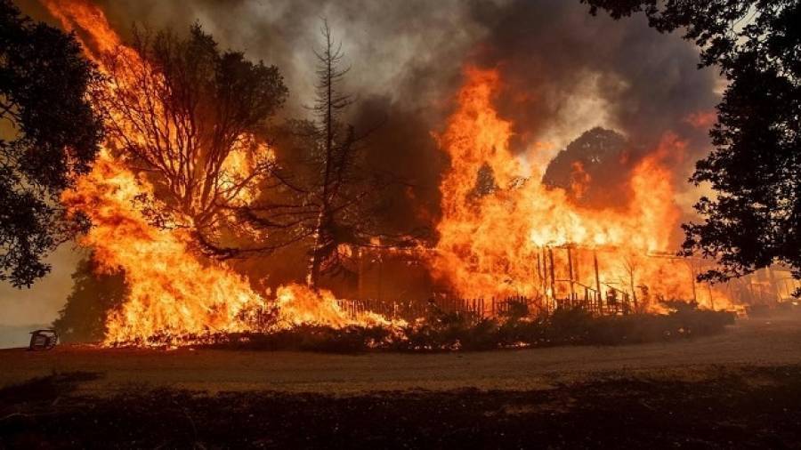 Η φωτιά στην Καλιφόρνια θα... καίει όλον τον Αύγουστο!