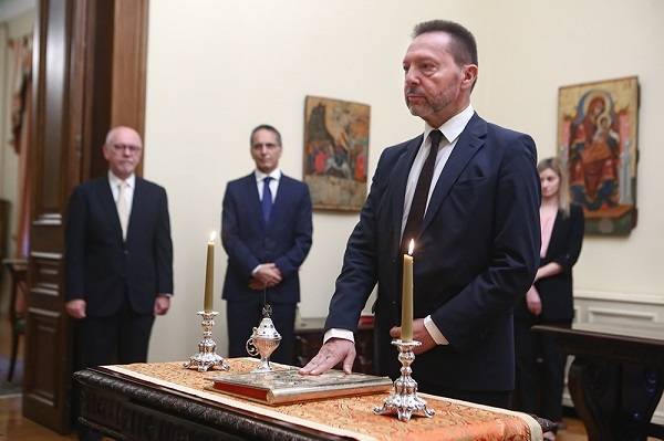 Ορκίστηκε ξανά διοικητής της Τράπεζας της Ελλάδος ο Γιάννης Στουρνάρας