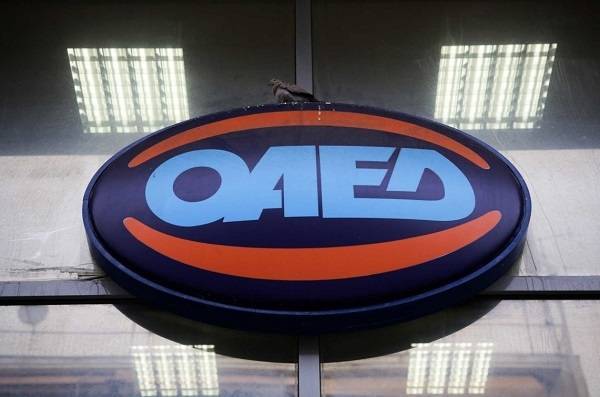 ΟΑΕΔ: Αυξημένη μοριοδότηση για τις γυναίκες-θύματα έμφυλης και ενδοοικογενειακής βίας