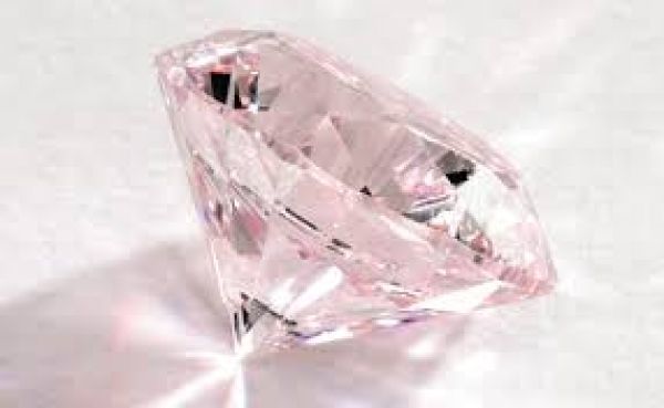 Sotheby’s: Στο σφυρί ροζ διαμάντι 60 εκ. δολαρίων