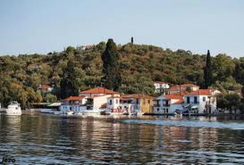 Αποκάλυψη – βόμβα του Μουσουρούλη για τις απαιτήσεις της Τρόικας: Εκκενώστε τα νησιά! - Διαψεύδουν ΥΠΟΙΚ και Υπουργός