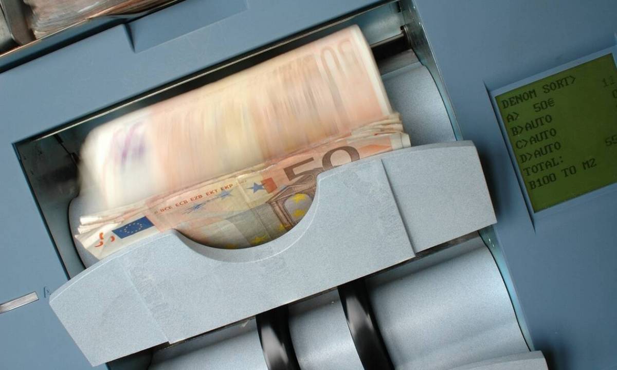 Οι πληρωμές της εβδομάδας: Αποζημίωση ειδικού σκοπού, συντάξεις, επιδόματα ΟΑΕΔ