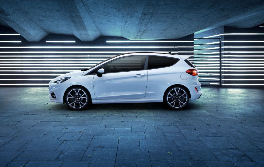 Αναβαθμισμένες εκδόσεις Ford Fiesta με ήπια υβριδική τεχνολογία, 8 χρόνια εγγύηση και τιμή από 14.604€