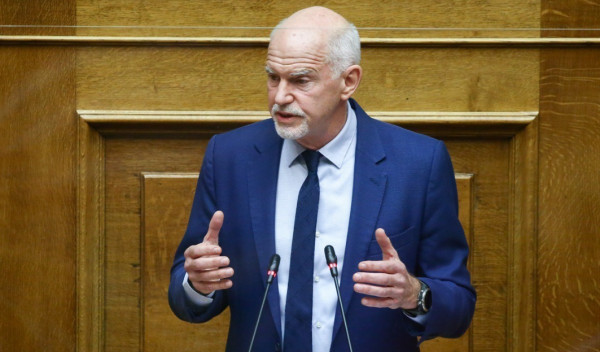 Παπανδρέου: Απειλείται ξανά η δημοκρατία- Ύπουλες οι μέθοδοι υπονόμευσής της
