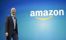 Amazon: Τεράστια κέρδη λίγο πριν από το «αντίο» του Μπέζος