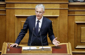 Πνευματικός: Αποσύρομαι από τις εκλογές-Αν εκλεγώ, θα παραδώσω την έδρα