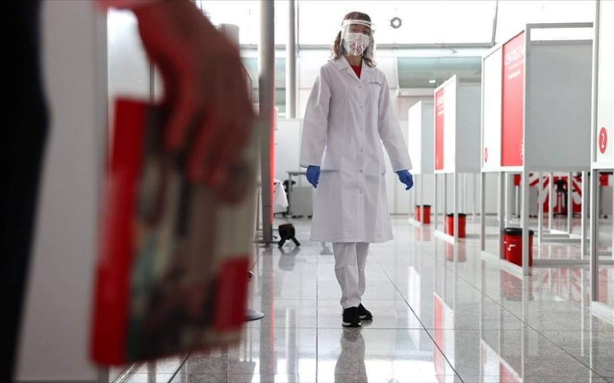 Παράταση του lockdown εξετάζει η Γερμανία