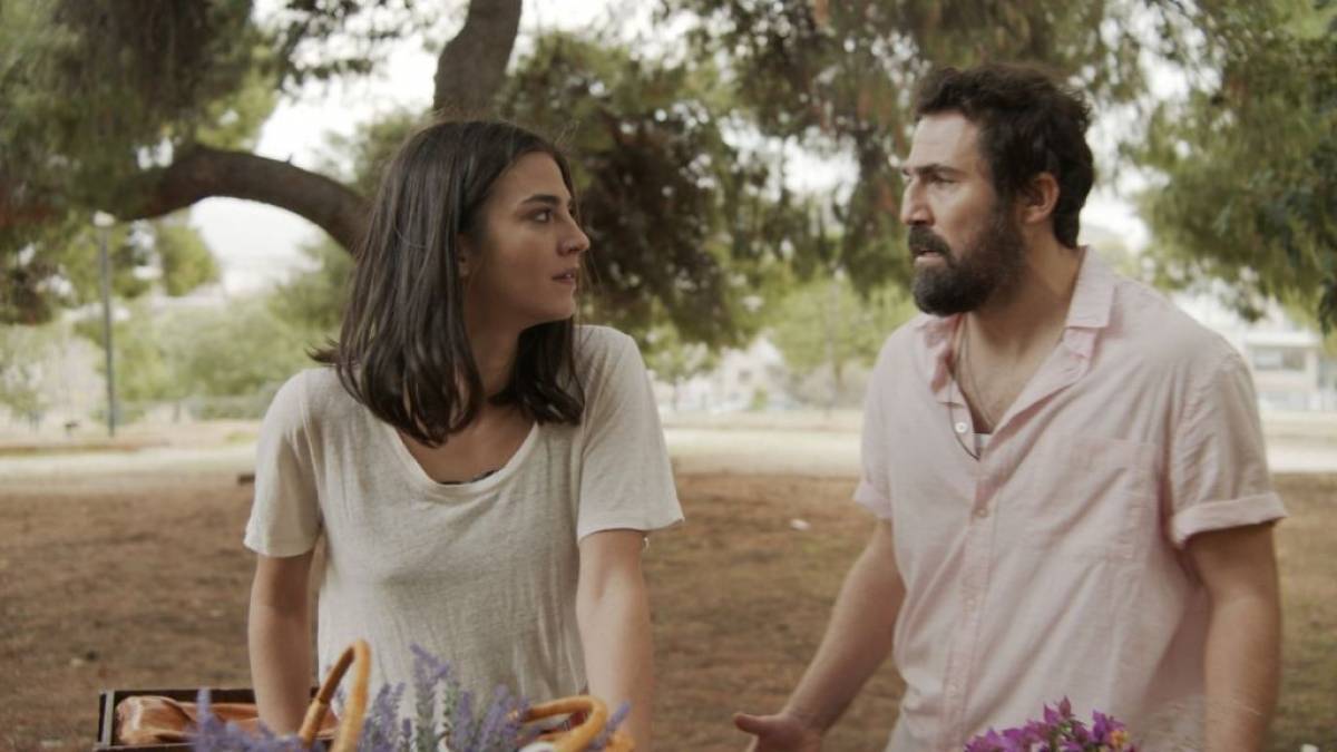 TV Guide: Οι εξελίξεις στις σειρές και οι ταινίες που θα δούμε στην τηλεόραση την Τετάρτη 17 Φεβρουαρίου