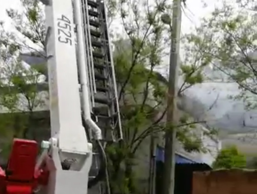 Πυρκαγιά σε χώρο εστίασης στο Μετς (video)