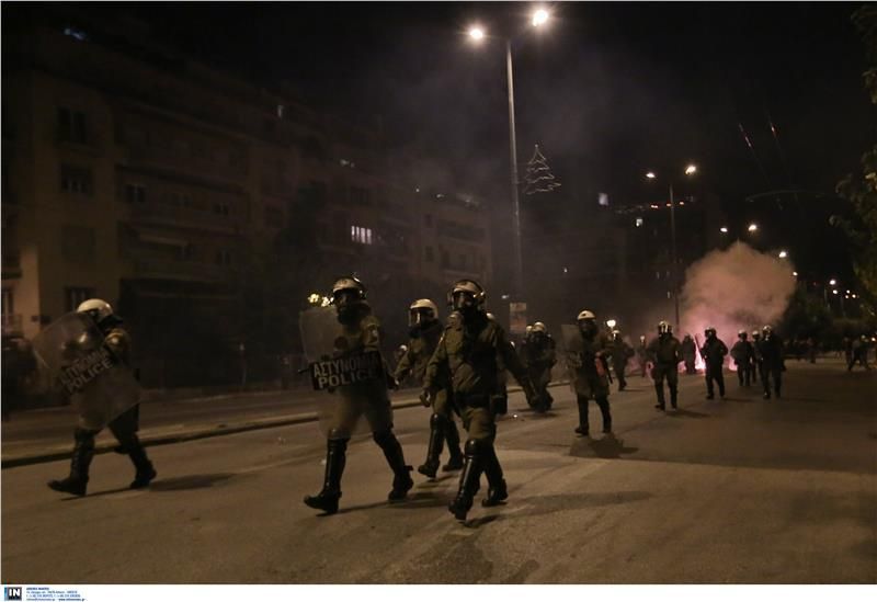 Ένταση και επεισόδια στην πορεία του Πολυτεχνείου