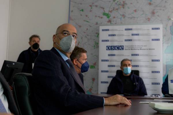 Δένδιας: Επίσκεψη στα γραφεία Ειδικής Αποστολής Επιτήρησης του ΟΑΣΕ