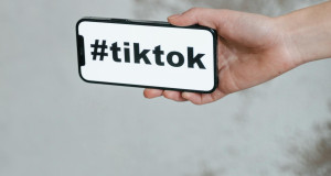 Ο επιχειρηματικός κόσμος των influencers – Οι (εξω)πραγματικές αμοιβές και το «φαινόμενο» TikTok