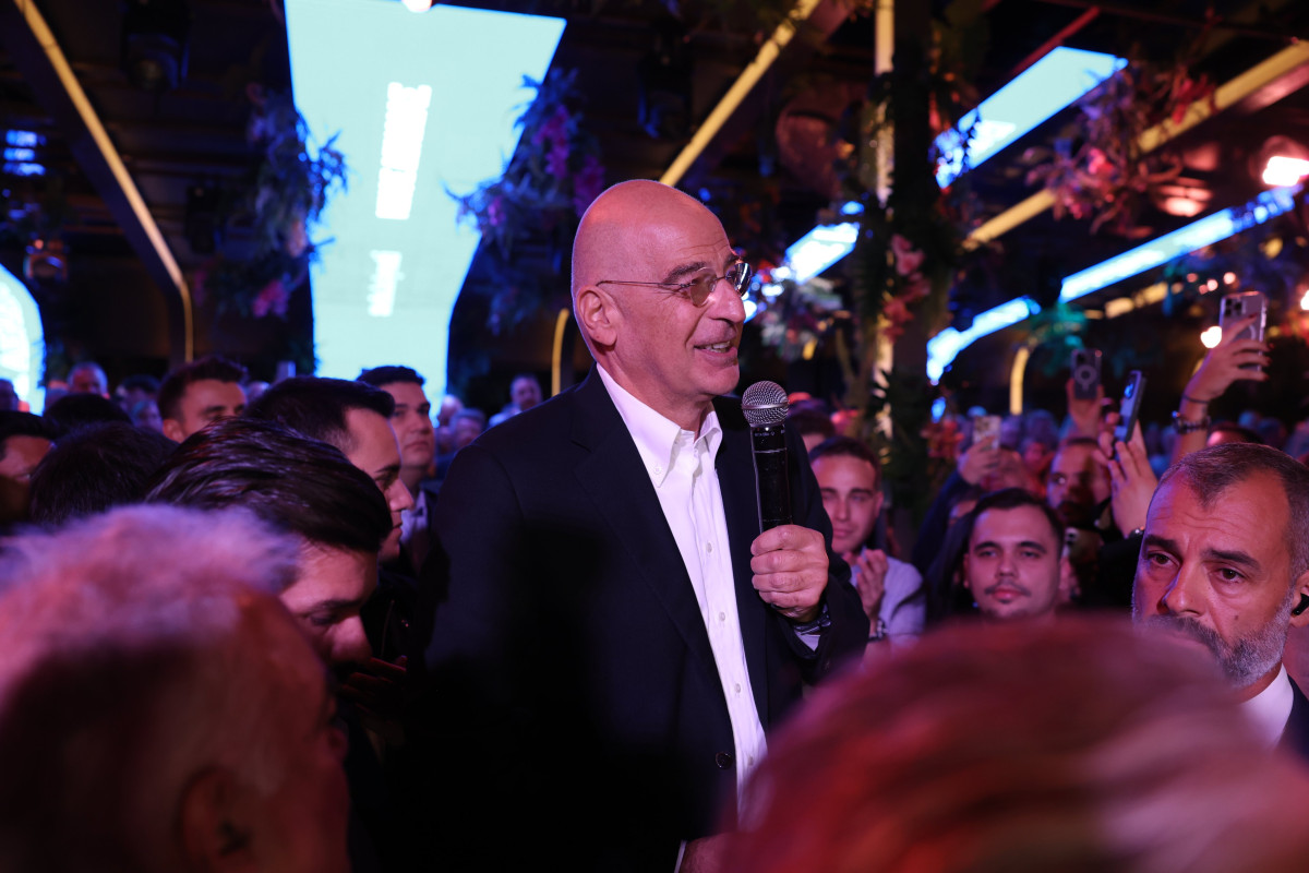 «Αρχηγική» εμφάνιση Δένδια με αιχμές για Πιερρακάκη, Άδωνι: «Ήμουν πάντα ΝΔ»