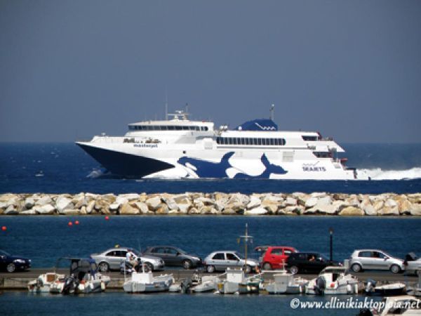 Ακινητοποιημένο έως την Παρασκευή το SeaJet 2