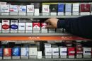 Αντιπρόσωποι καπνοβιομηχανιών ξεκίνησαν να μισθώνουν σωρηδόν περίπτερα