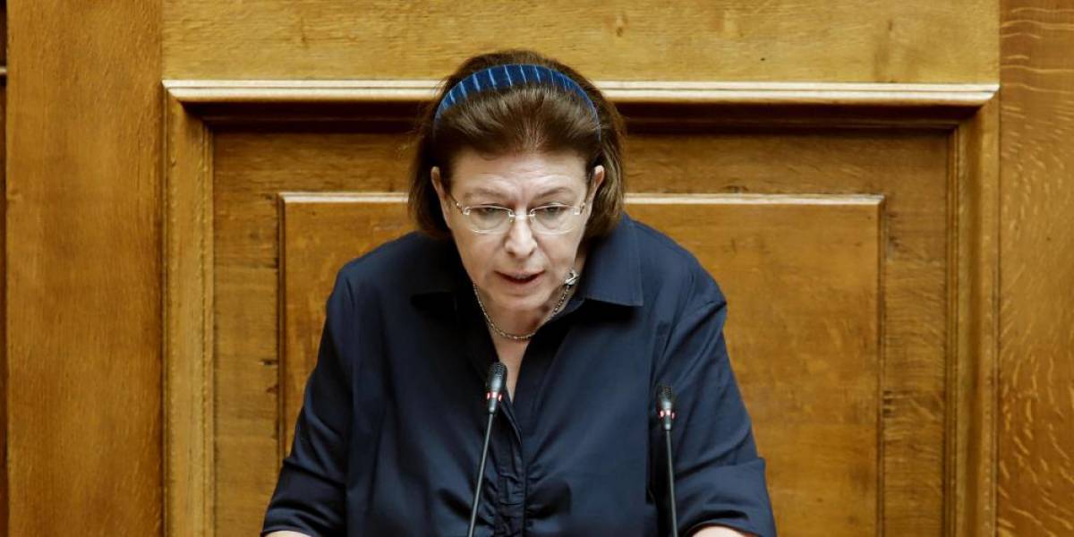 Μενδώνη: Τι απαντά για την αναστολή ρωσικών καλλιτεχνικών εκδηλώσεων