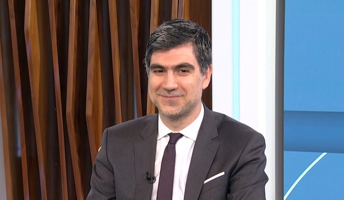 Γλαβίνας: Η «δεξιά πολυκατοικία» συμπληρώνεται πλήρως με τον ακροδεξιό όροφο