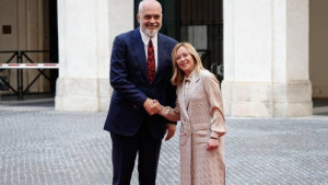 Συμφωνία Μελόνι-Ράμα για την εγκατάσταση μεταναστών στην Αλβανία