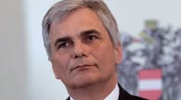 Φάιμαν: Επιφυλακτικός για κήρυξη έκτακτης ανάγκης στην Αυστρία