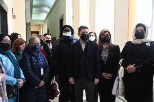 Συνάντηση Ανδρουλάκη με γυναίκες πρόσφυγες