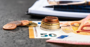 Χρέη στο Δημόσιο: SOS για βελτίωση όρων για τις ρυθμίσεις