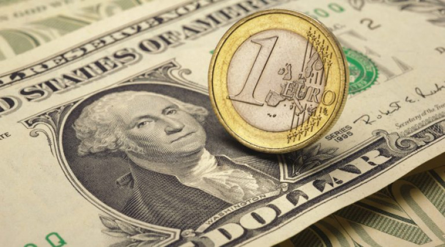 Ευρώ: Υποχωρεί κάτω από $1,07- Σε χαμηλό 2μιση μηνών