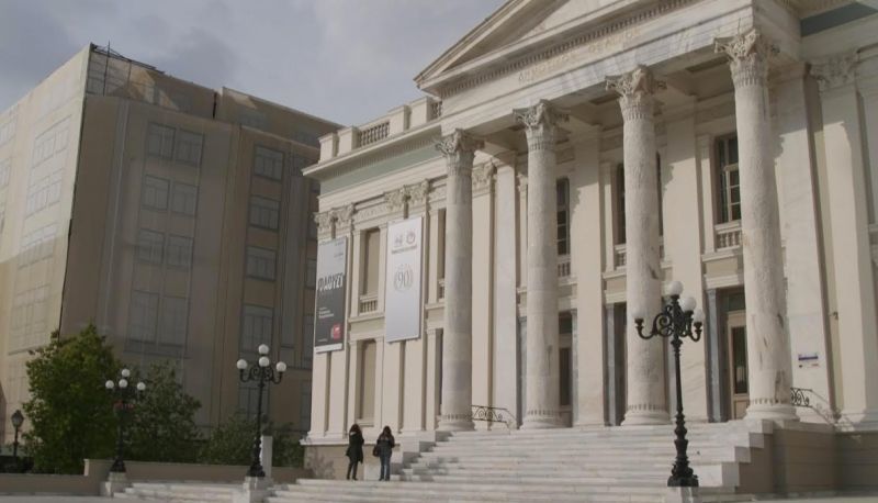 Το OTE HISTORY περιηγείται στον Πειραιά