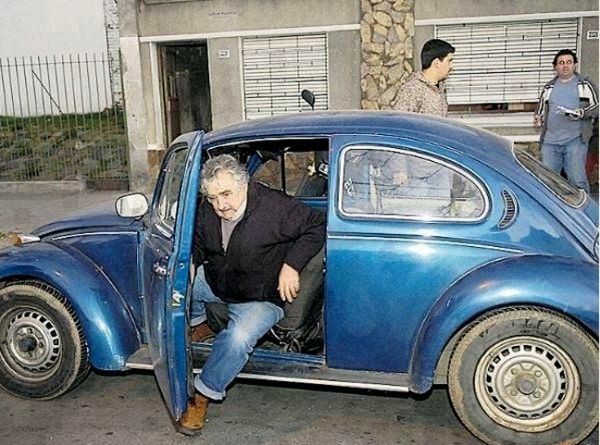 Στην Ουρουγουάη ο Πρόεδρος παίρνει οτοστόπ..