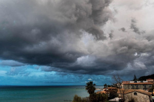 Ακυρώσεις ακτοπλοϊκών δρομολογίων λόγω κακοκαιρίας στο Ιόνιο