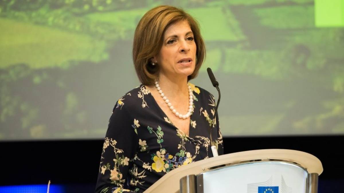 «Καμπανάκι» ΕΕ για την επάρκεια φαρμάκων για τον κορονοϊό