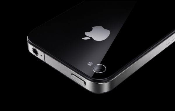 H Αpple εξετάζει την κατασκευή iPhone στις ΗΠΑ
